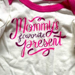 New 0-3 months Mommy’s fav present Christmas